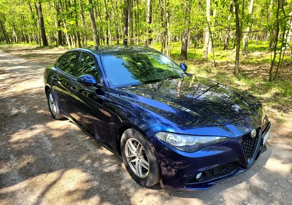 wielkopolskie Alfa Romeo Giulia cena 76000 przebieg: 70000, rok produkcji 2017 z Konstancin-Jeziorna